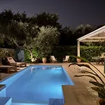 Appartement Jasmine With Private Pool, By Zantewize *